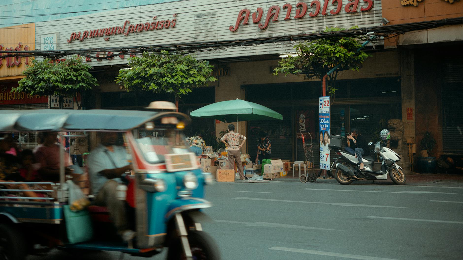 Epic Foot Food Tours in Old Town Bangkok: Hidden Gems